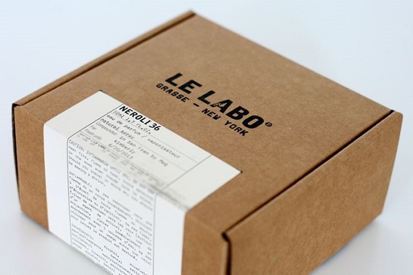 Hộp đựng nước hoa của thương hiệu Le laBo, đơn giản nhưng không "rẻ".